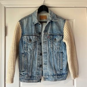 Levi's Vintage Jean Jacket w/ Cream Sleeves Sz S